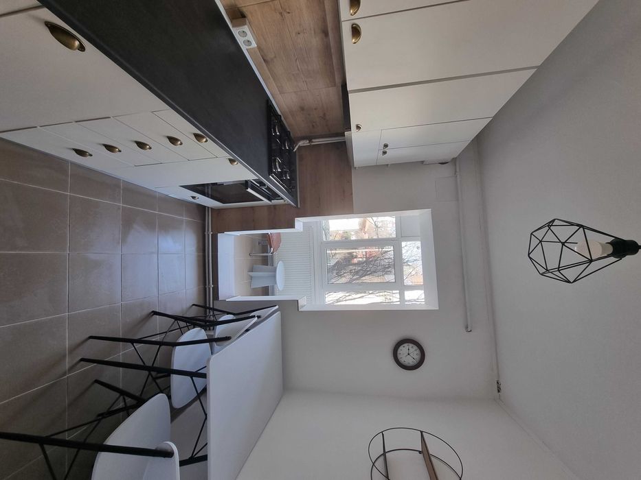 Apartament doua camere decomandate, complet renovat, de inchiriat