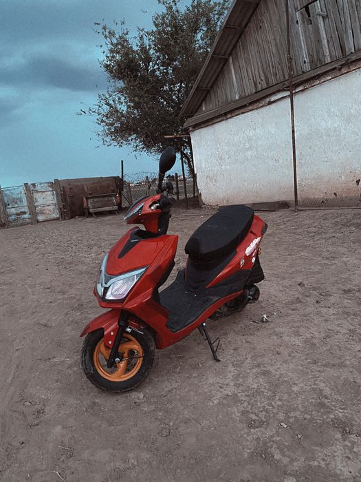 мопед/скутер 150кубов