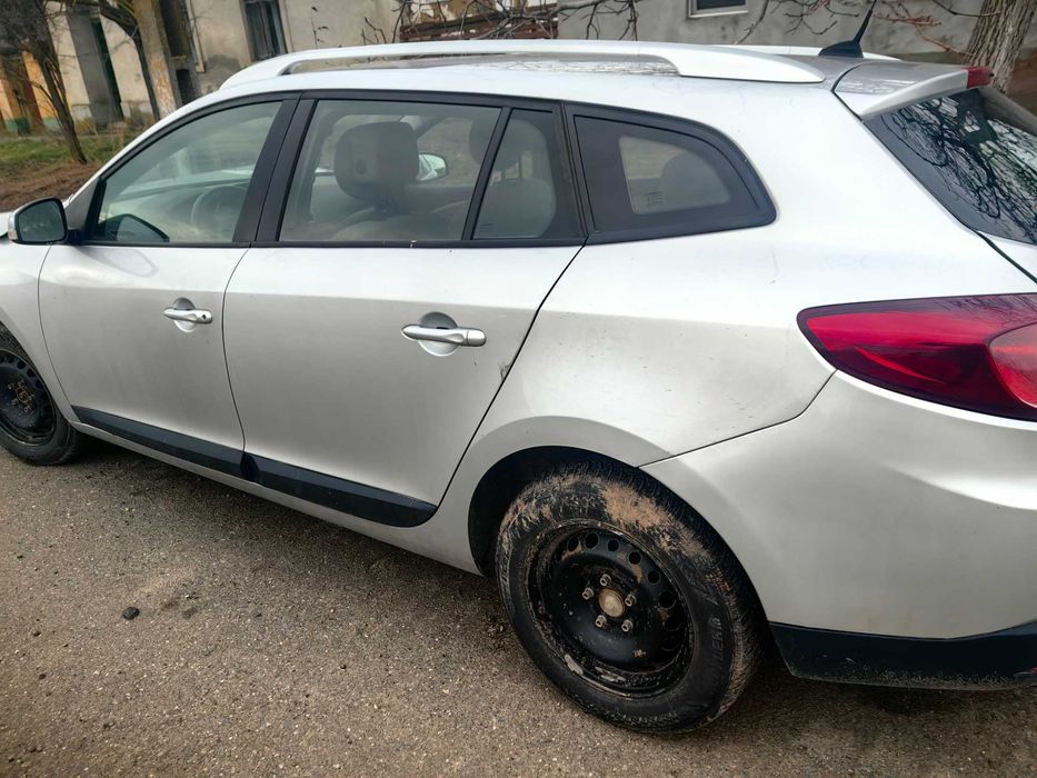 Megane 3 1.5 dci 110 cp 2011 avariat