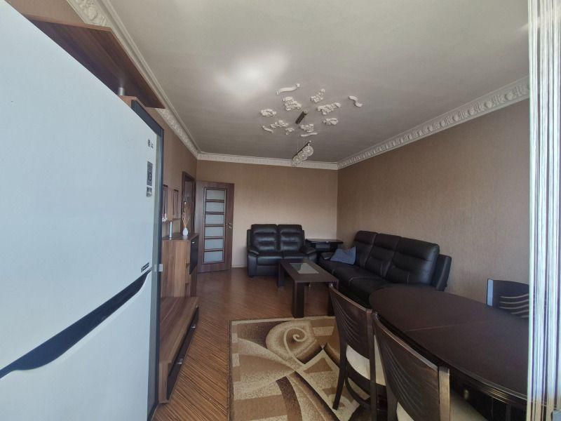 Дава се под наем Двустаен апартамент в София, Надежда 3 - 66 кв.м за 558.45 € - Снимка #2