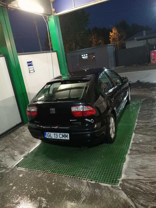 Vând Seat Leon ,