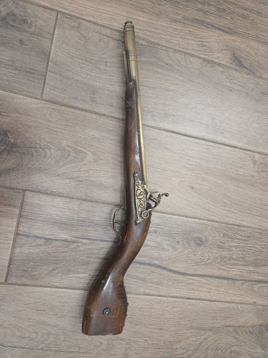 Pistol flinta de panoplie arma de foc veche