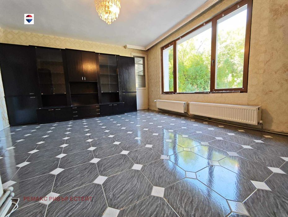 Продава се Четиристаен апартамент в Русе, Дружба 3 - 102 кв.м за 1519 €/кв.м - Снимка #5