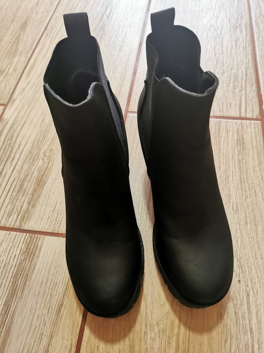 100 lei, ghete fără defecte