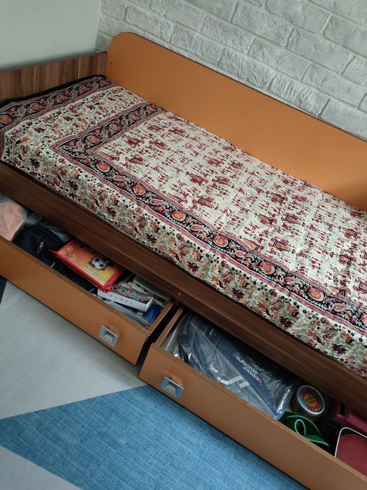 Продам кровать детскую