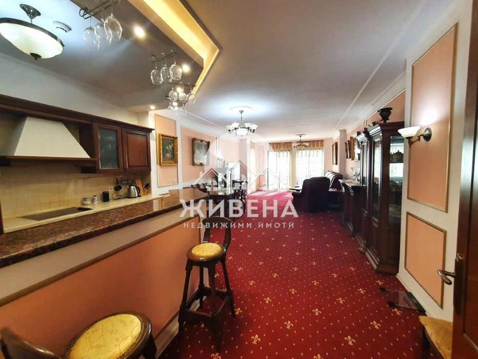 Продава луксозен 3-стаен апартамент, к.к.Слънчев ден, първа линия
