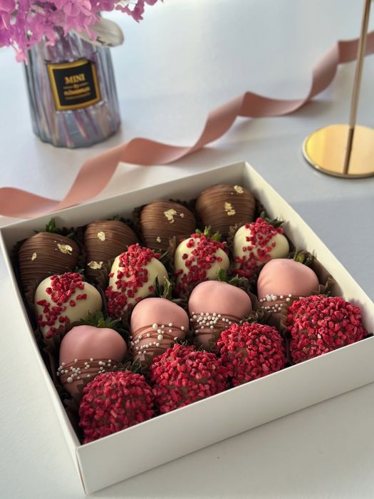 Клубника в шоколаде дубайский шоколад