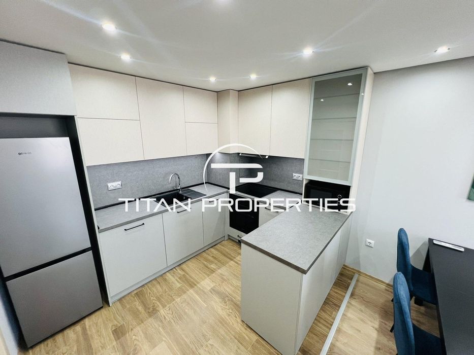 Дава се под наем Двустаен апартамент в Бургас, Меден рудник - зона А - 60 кв.м за 459 € - Снимка #1