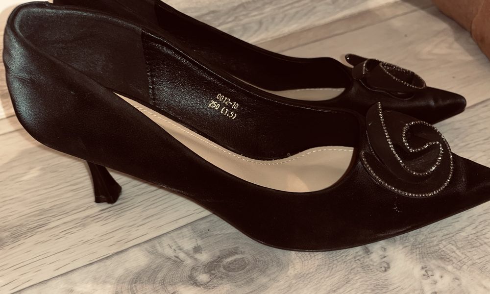 Туфлии 40 размер черный