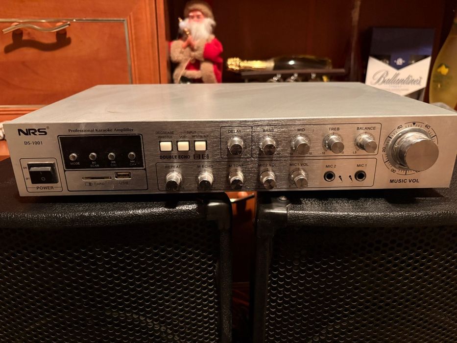 Boxe IBIZA 300W,amplificator, stativ și microfon