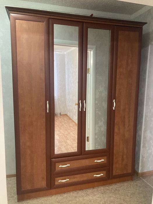 Продам диван и шкаф