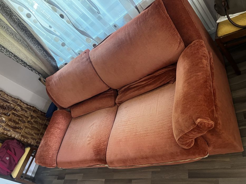 Canapea 3 locuri fixa foarte comoda