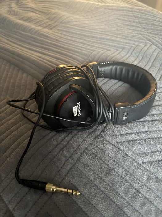 Студийные наушники scarlett studio