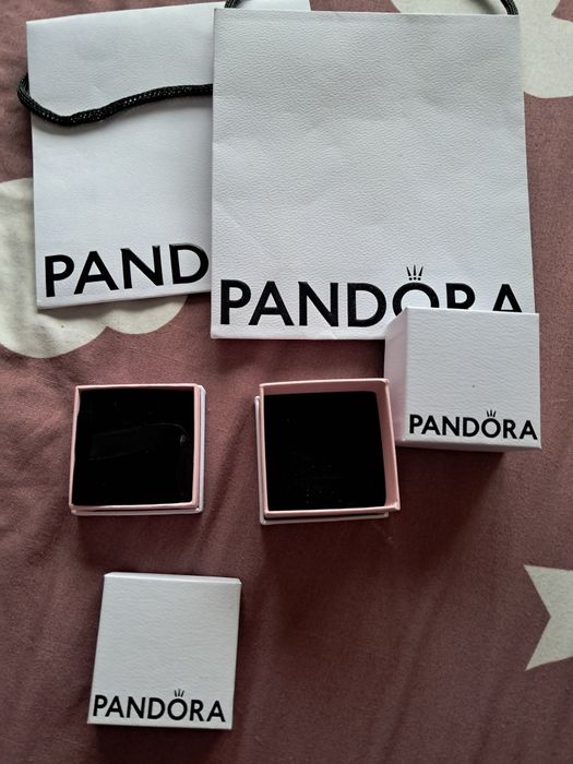 Cutii pentru cadouri