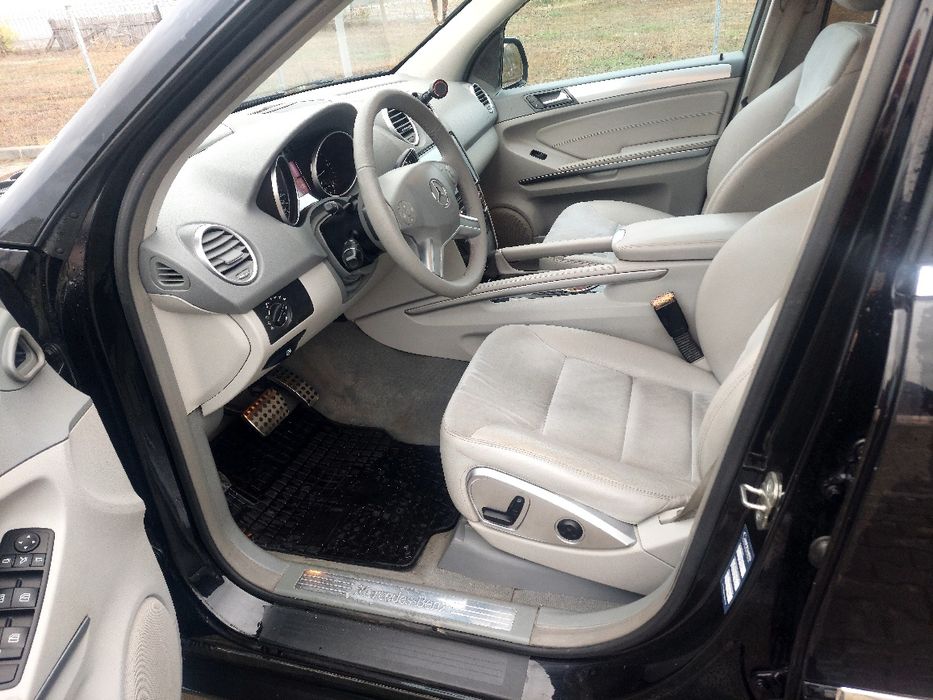 Vând Mercedes Ml 350 cdi