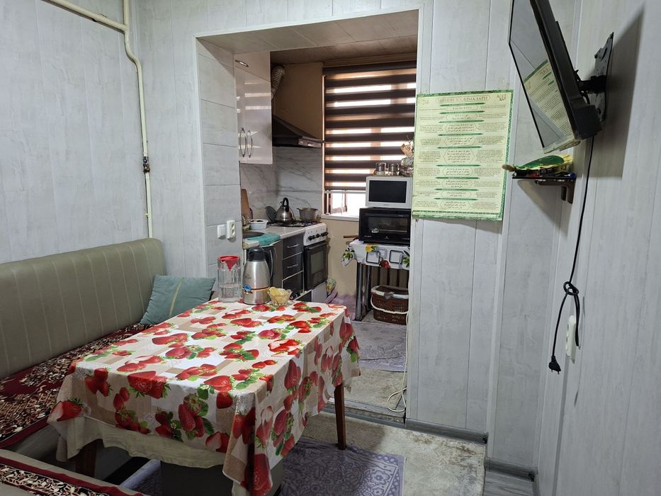 Qoraqamish 1/2, 2 xonali (3 xonaga aylantirilgan) kvartira
