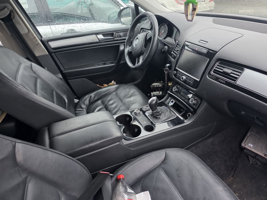 Dezmembrez VW touareg 2012