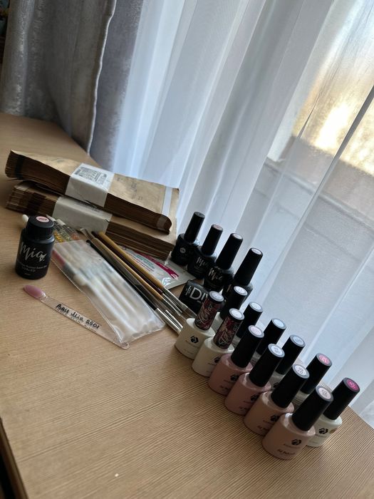 Гель лаки, базы, кисти