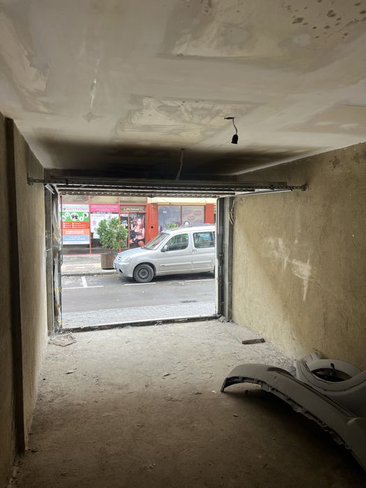 Гараж Колхозен Пазар