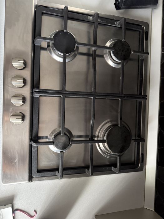 Vând plita pe gaz si aprindere electrica