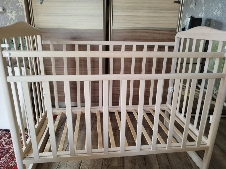 Продам манеж б/у