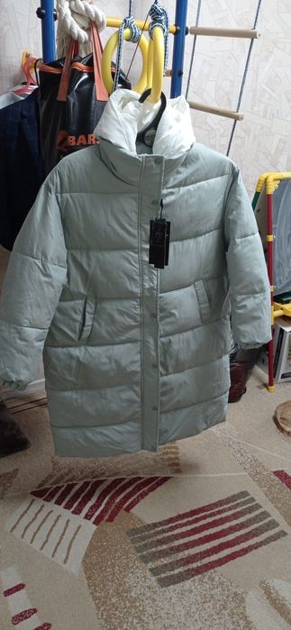 Продам зимний пуховик!