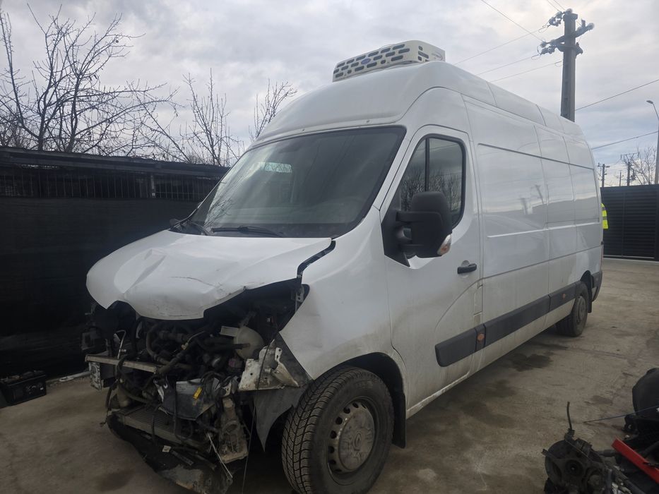 Dezmembrez Renault Master 2022