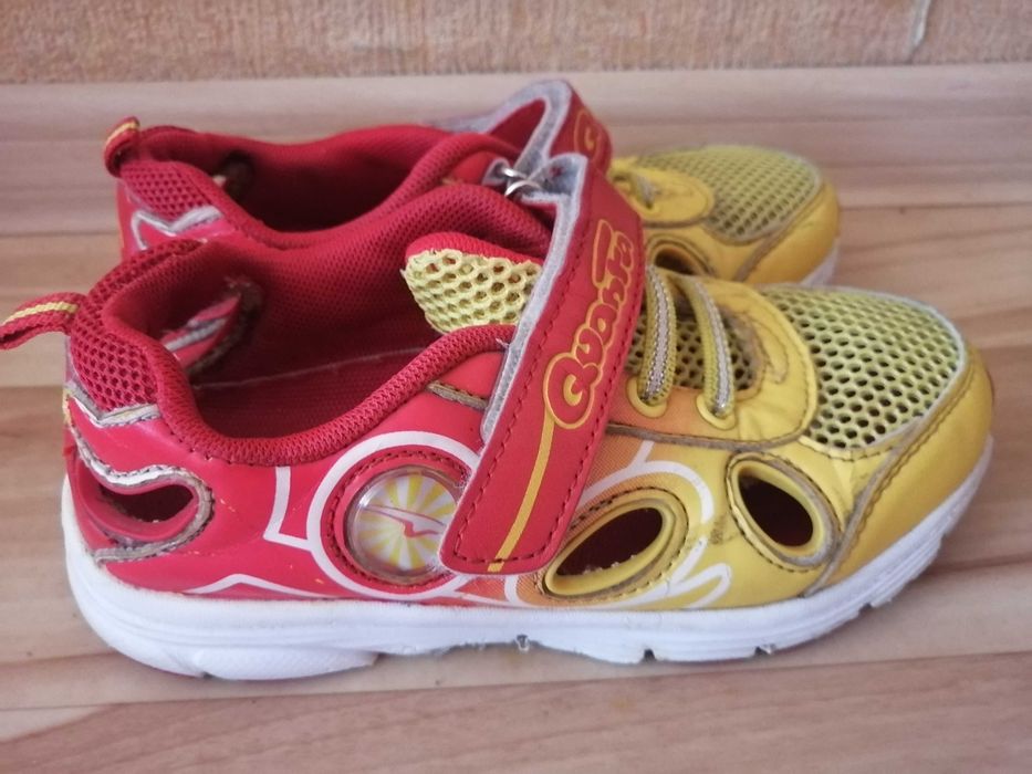 кроссовки для девочек