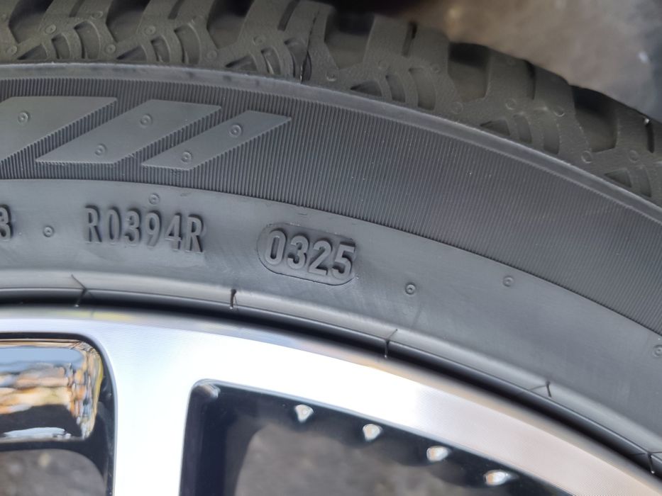 17" оригинални алуминиеви джанти за Toyota Yaris hybrid.