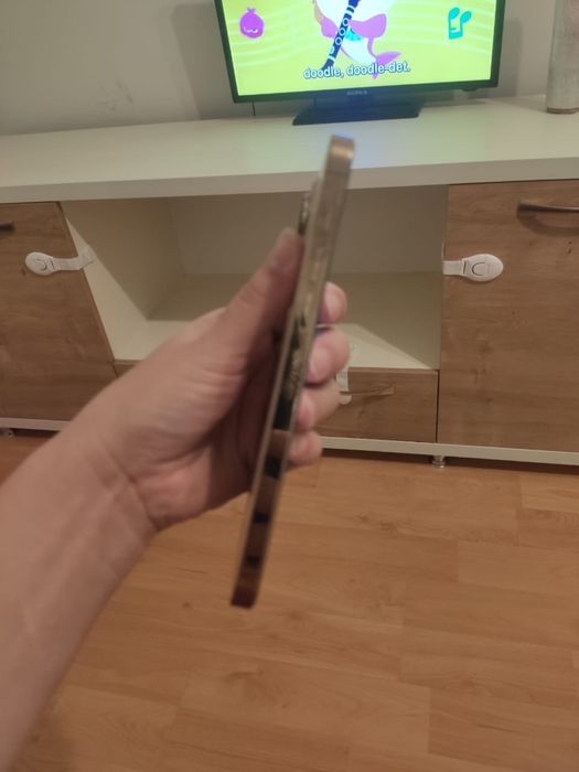 Продам iPhone 13 Pro Max