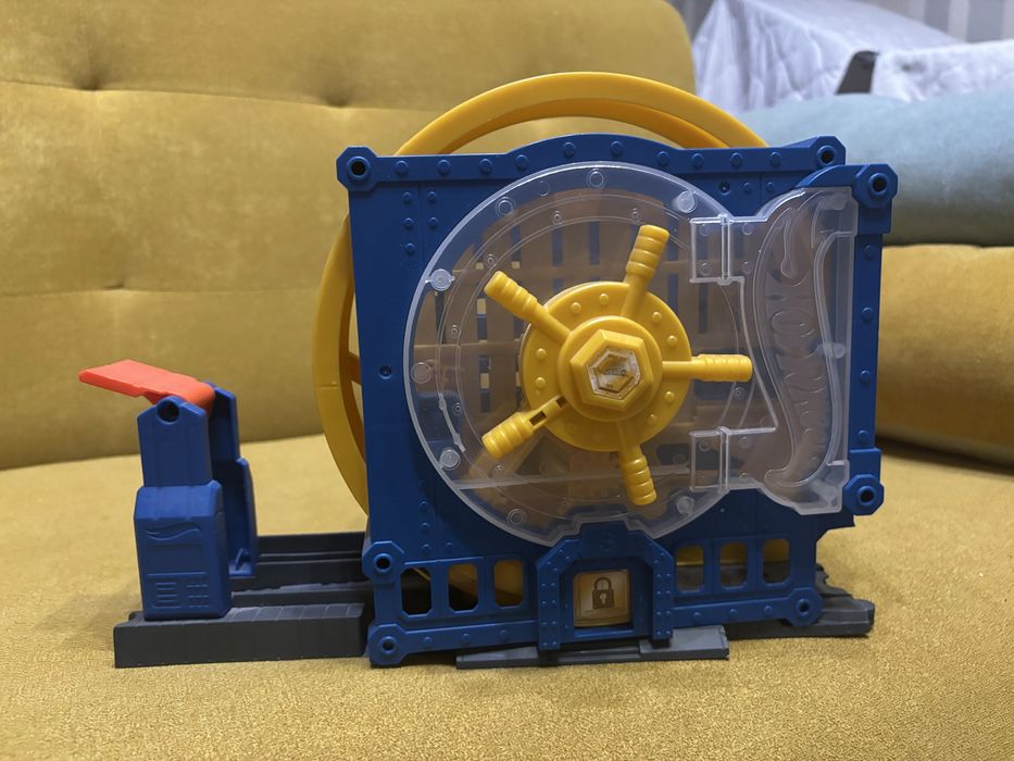 Продам игрушки Hot Wheels (хотвилс)