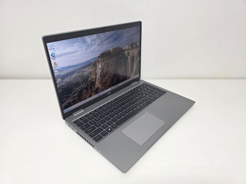 Laptop Dell Latitude 5520 i5-10310U 16gb 256ssd 15.6 FHD . Garantie 1 an