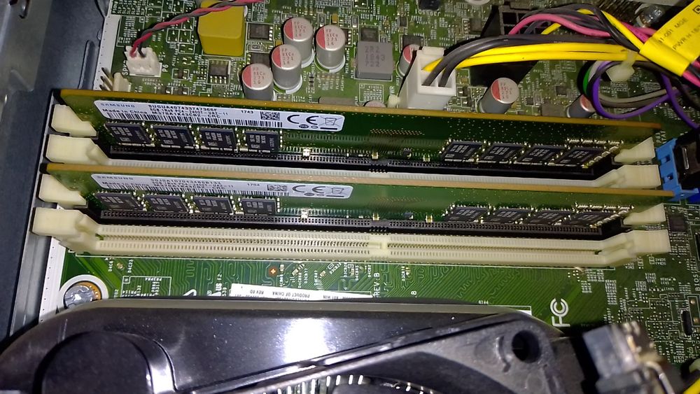 Ram Ddr4 2x8gb 2400 Samsung, за компютри различна седмица