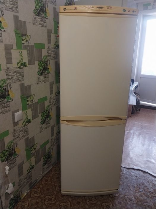 Продам холодильник