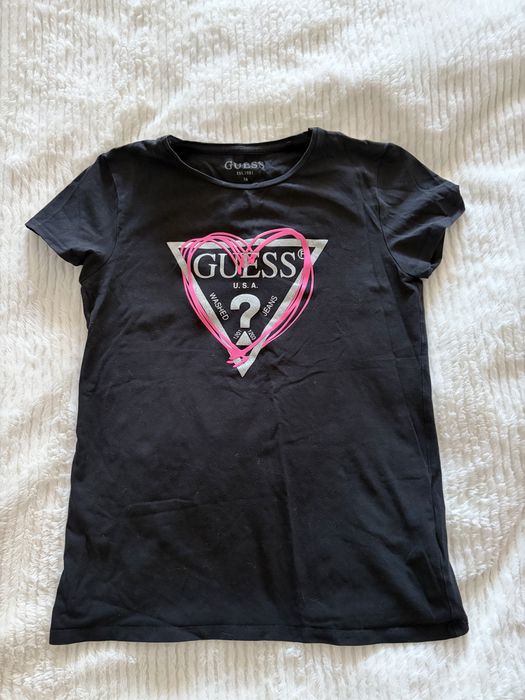 Две тениски guess с подарък - трета levis