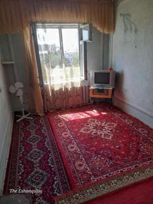 Арзон нархда 3 хонали квартира  сотилади 5 микрн