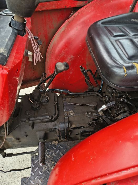 Tractor viticol și utilaje