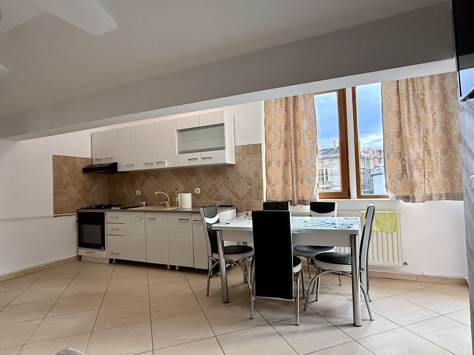 Inchiriez aparatment de 3 camere ultracentral!