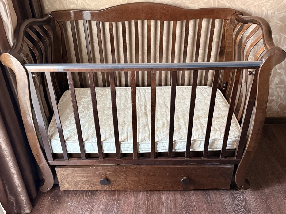 Продам детскую кроватку