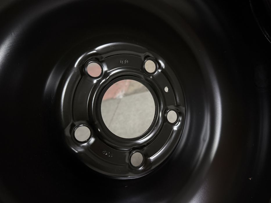 НОВ Оригинален Комплект 17" ПАТЕРИЦА/КРИК/КУКА 5х114,3 за -NISSAN-