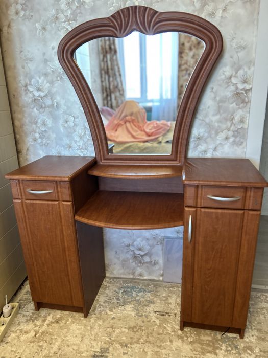 Туалетный столик