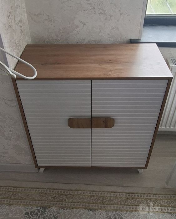 Tezda Oyoq kiyimlar uchun Mebel sotiladi !