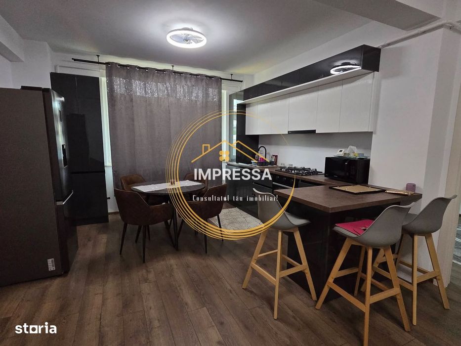 Se vinde apartament 3 camere superb zona foarte buna complex — fotografia 1