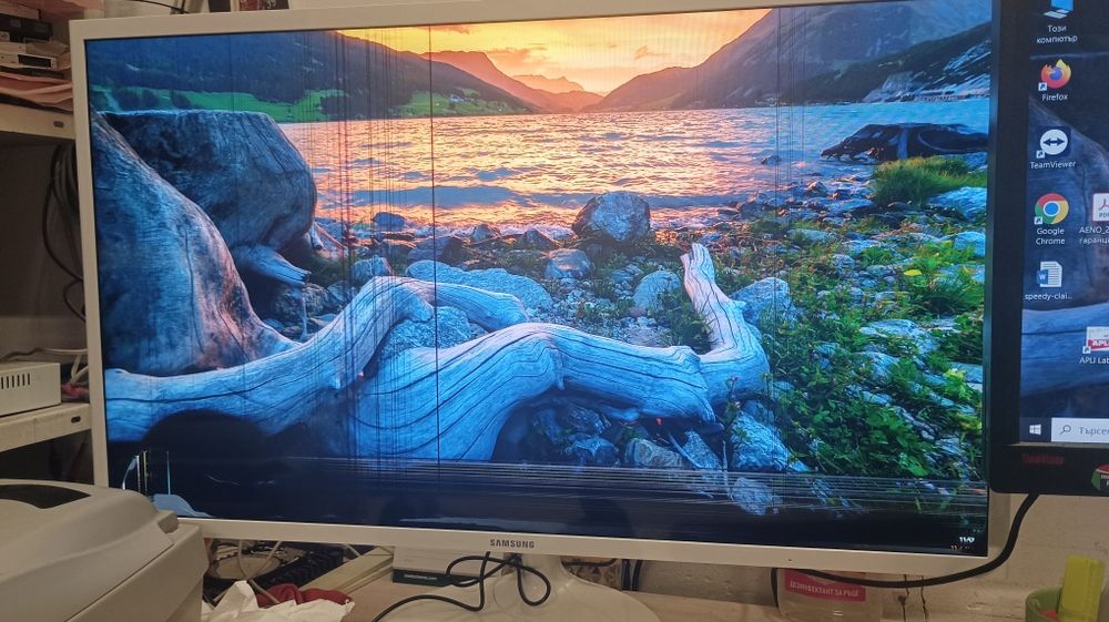 Продавам монитор SAMSUNG за части