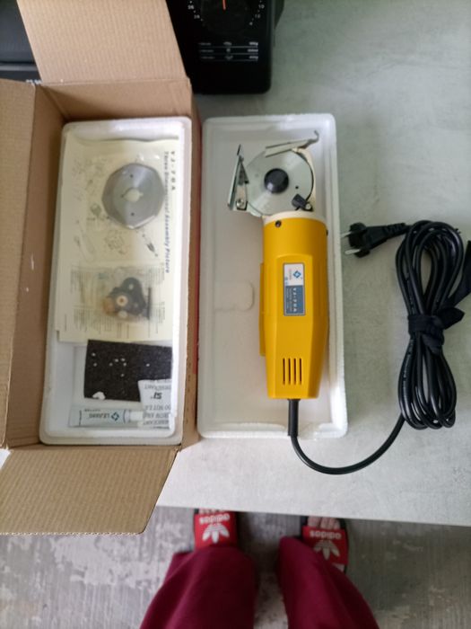 Раскроечный нож продам.