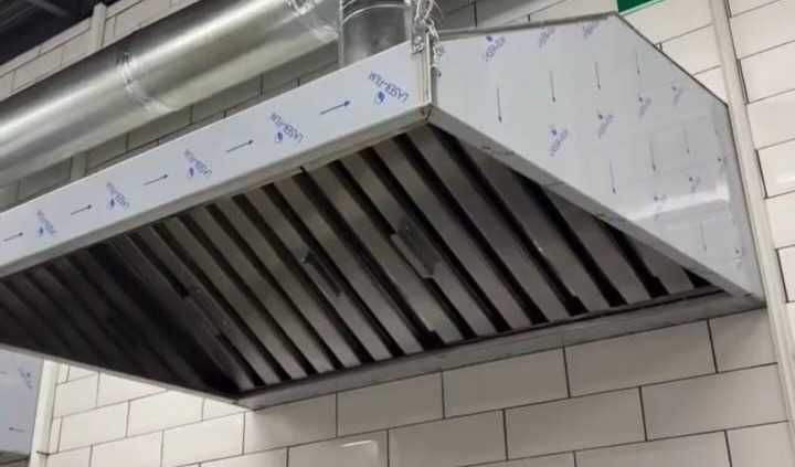 Зонт вытяжной пристенный 1000х1000х400 мм