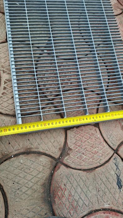 Vând trepte metalice zincate la cela mai mic preț din România