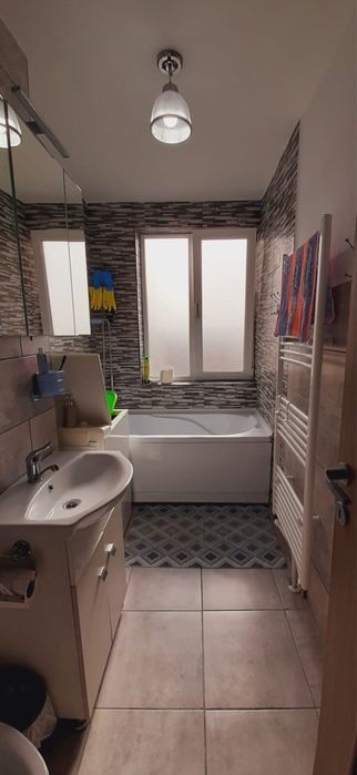 (PF) Vand apartament 2 camere decomandate in Roman