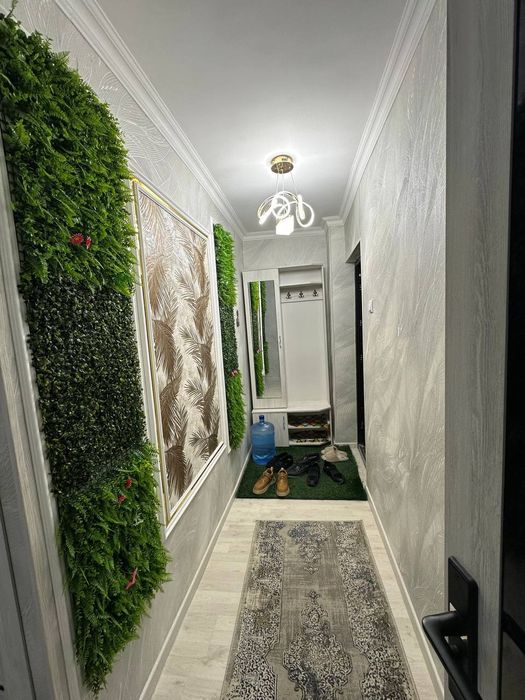 Qarshi shahridan targovka tomondan kvartira sotiladi