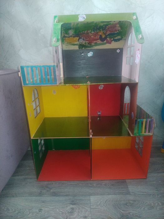 Продам кукольный домик
